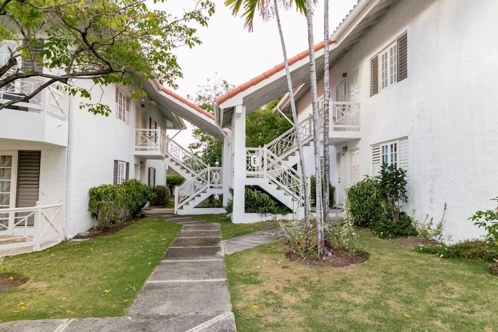 Choose To Be Happy At The Seville Kingston Exterior photo